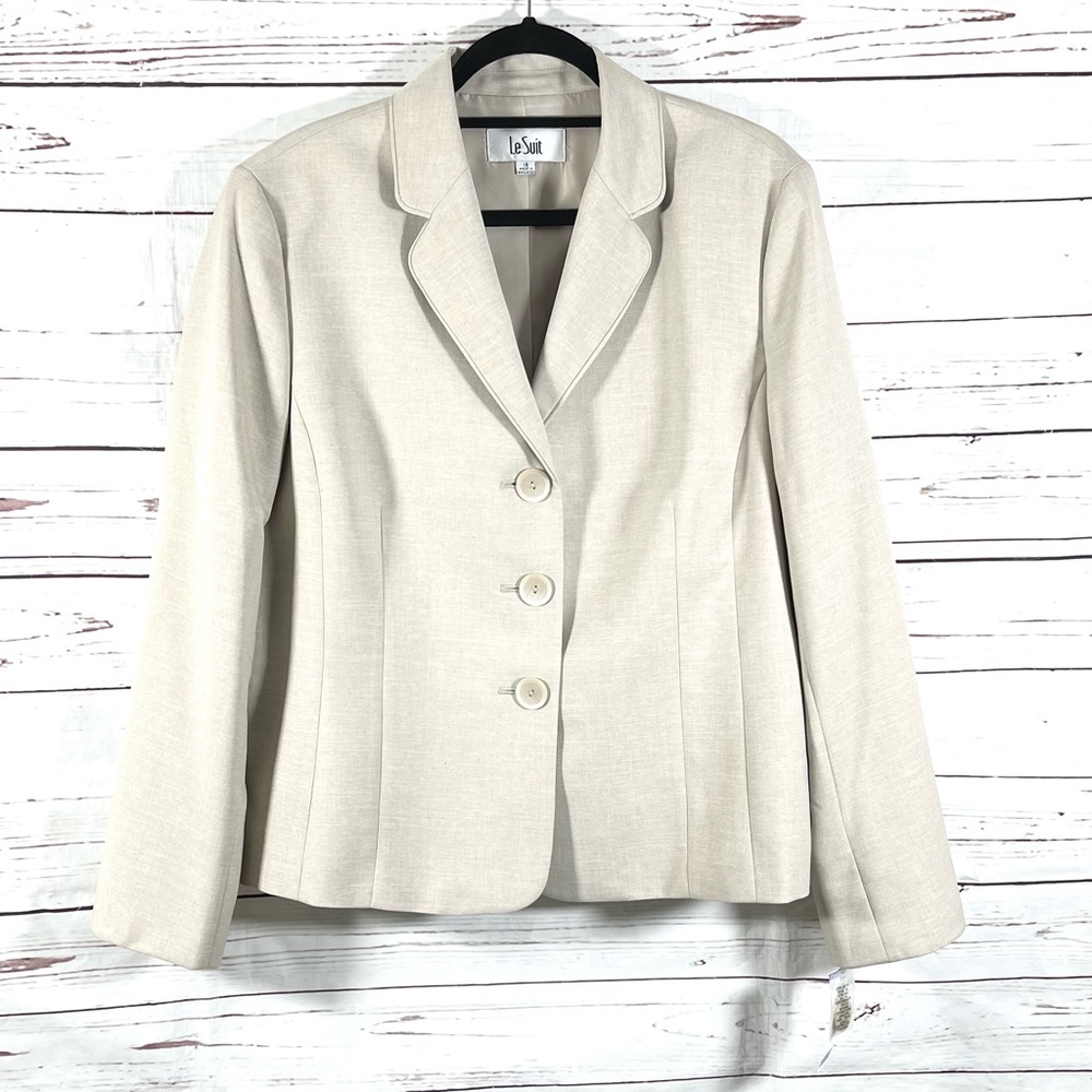 Le Suit Blazer Women’s Plus Size 18  Beige Buttons.